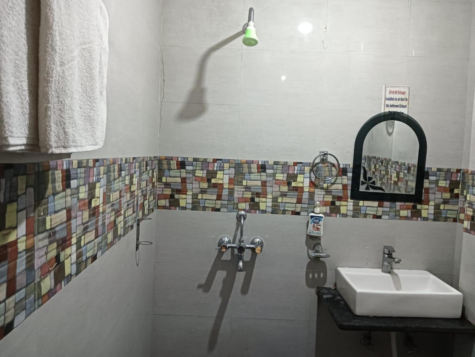 Shree Krishna Hotel Inn Varanasi Dış mekan fotoğraf